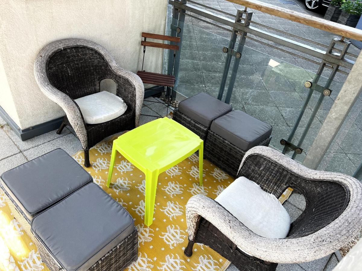 스완지 Retro Seaside Apt With Patio 아파트 외부 사진